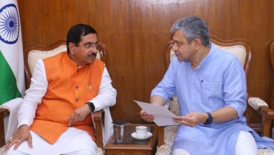Photo of Union minister Pralhad Joshi Submits Proposal for New Communication Towers