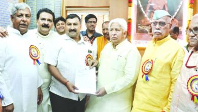Photo of Minister Patil Gives Rs. 2 Crore to Siddharudh Mutt