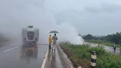 Photo of Tanker Carrying Hydrogen Overturns Causing Traffic, Panic